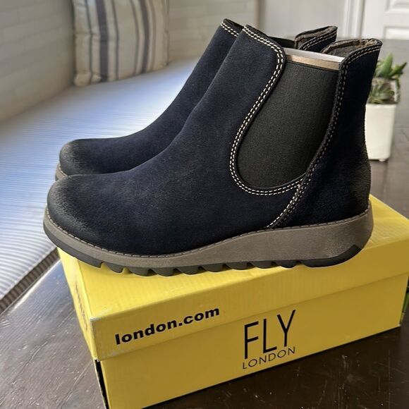 FLY LONDON WOMEN’S SALV BOOTS OIL SUEDE NAVY SIZE 42 NEW IN BOX